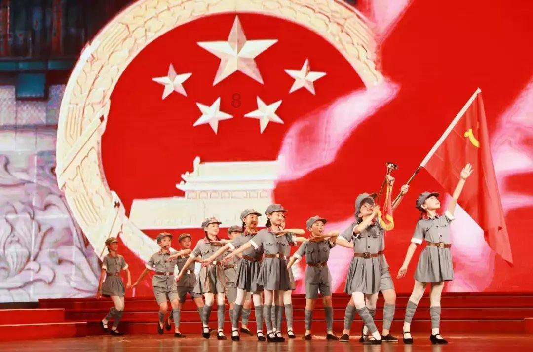 2024年,央视明目张胆“宠爱”的女星,她排第一位