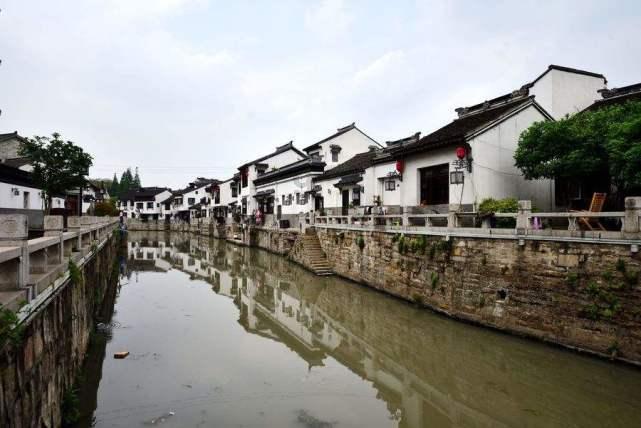 如何面对极端的感情攻势呢？游戏画面
