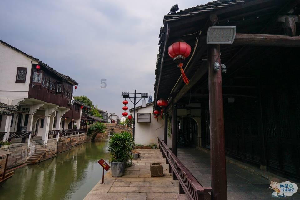 哈尔滨请南方宝宝吃帝王蟹，凭外省有效证件即可全场免费吃